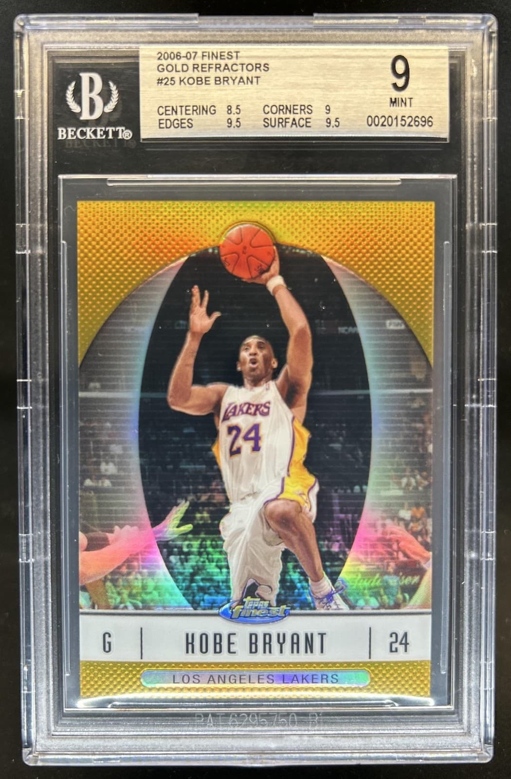 2006-07 Topps Finest Kobe Bryant Refractor Gold #/50 Lakers BGS 9