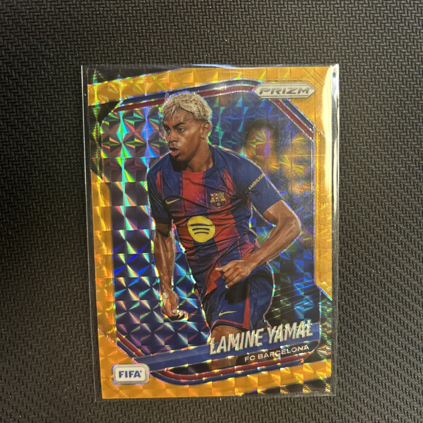 Lamine Yamal Prizm Gold /10 2025 -26 FIFA Prizm True Gold