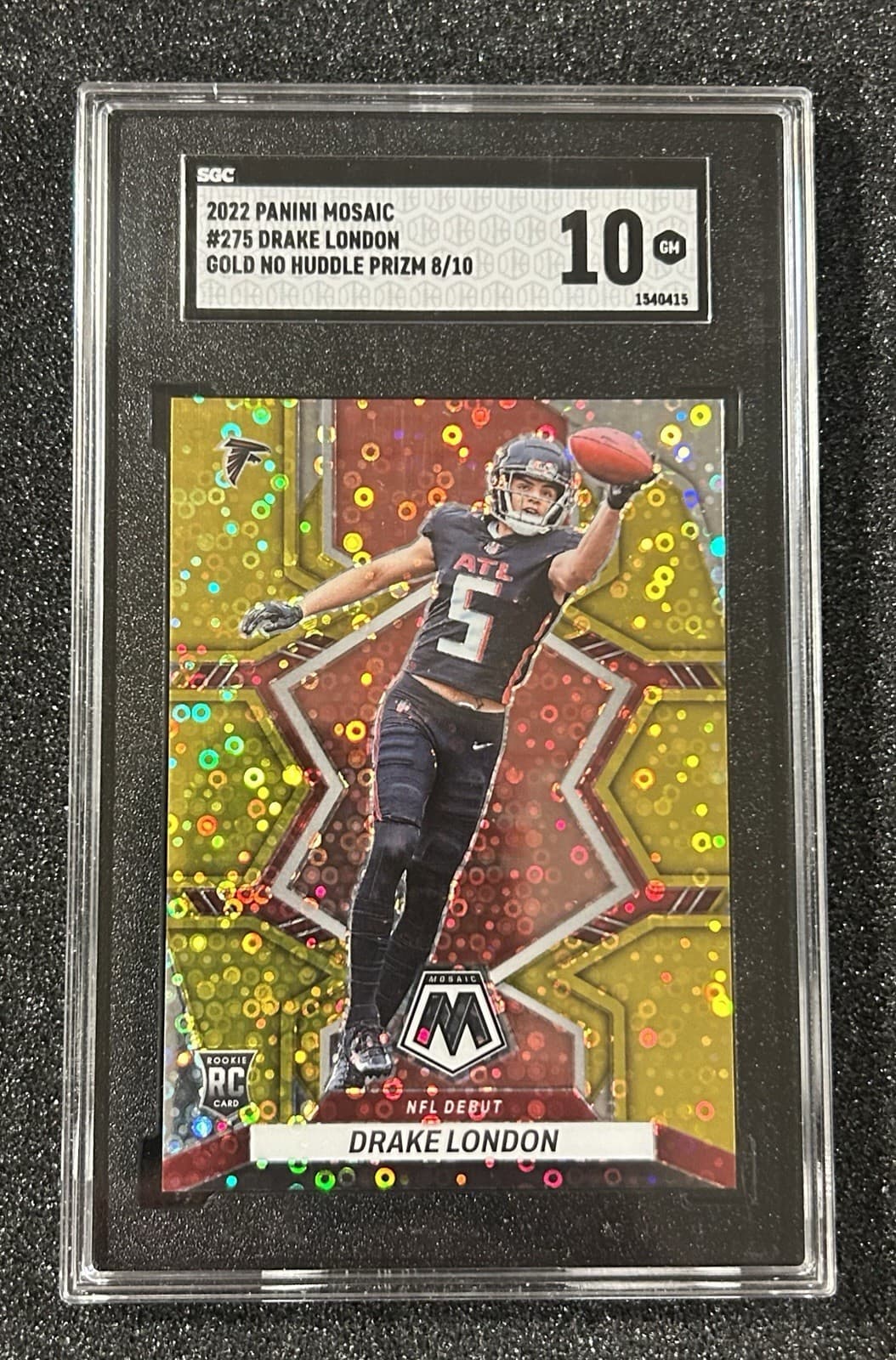 2022 Panini Mosaic Drake London Gold No Huddle Prizm #275 RC 8/10 SGC 10