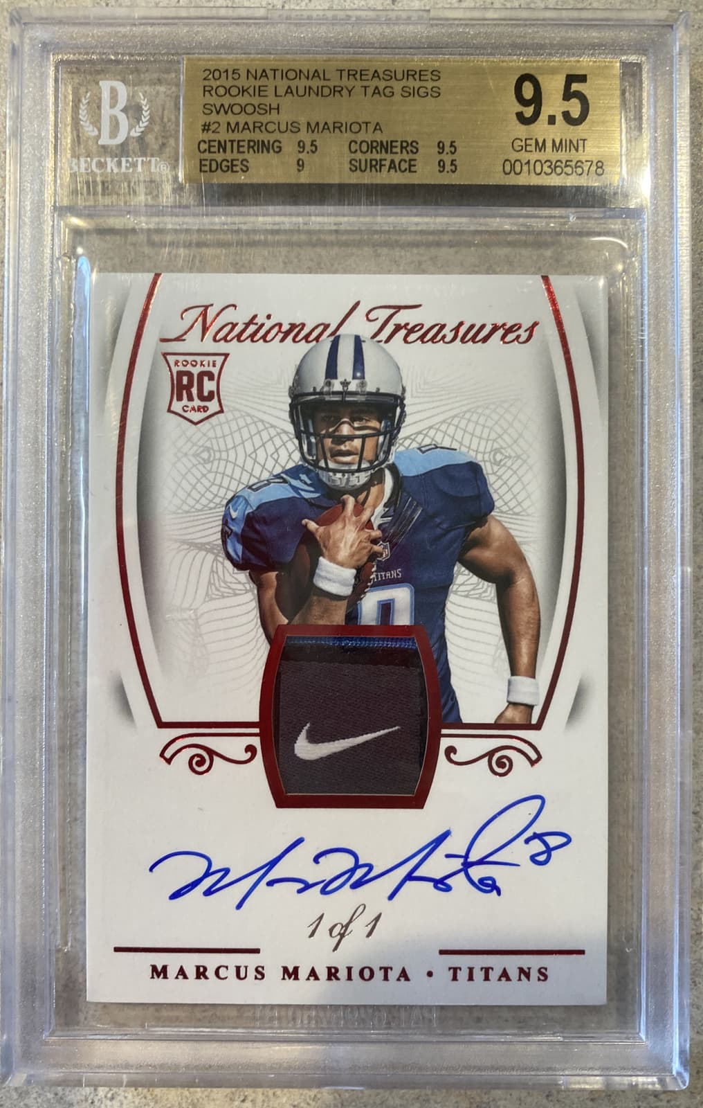 2015 Panini NT Marcus Mariota 1/1 Auto RC Laundry Tag Sigs Swoosh BGS 9.5/10