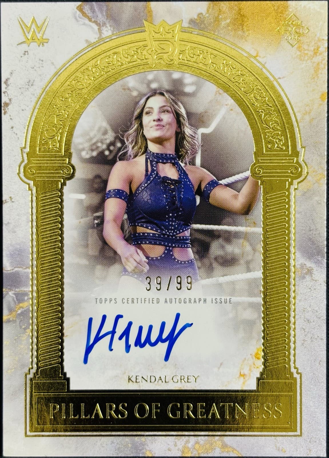 2025 Topps Royalty WWE Kendal Grey Pillars OF Greatness Auto /99