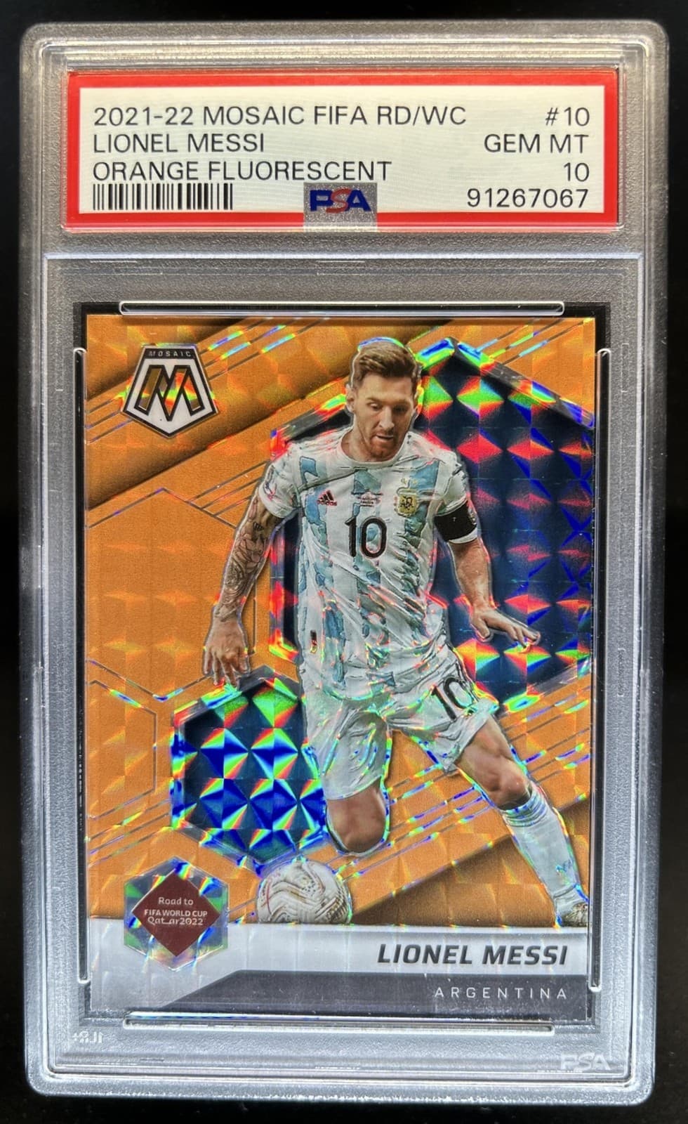 2021 Mosaic World Cup Lionel Messi Mosaic Orange Fluorescent Prizm #10 PSA 10