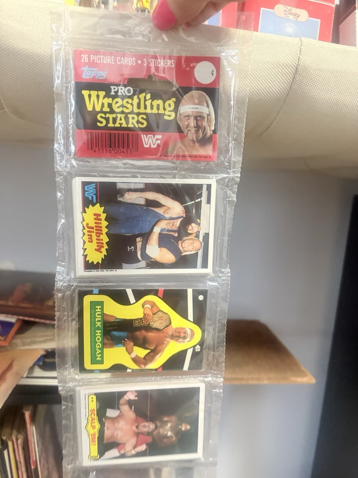 1985 TOPPS WWE PRO WRESTLING SEALED PACK Hulk Hogan #1 Sticker Showing