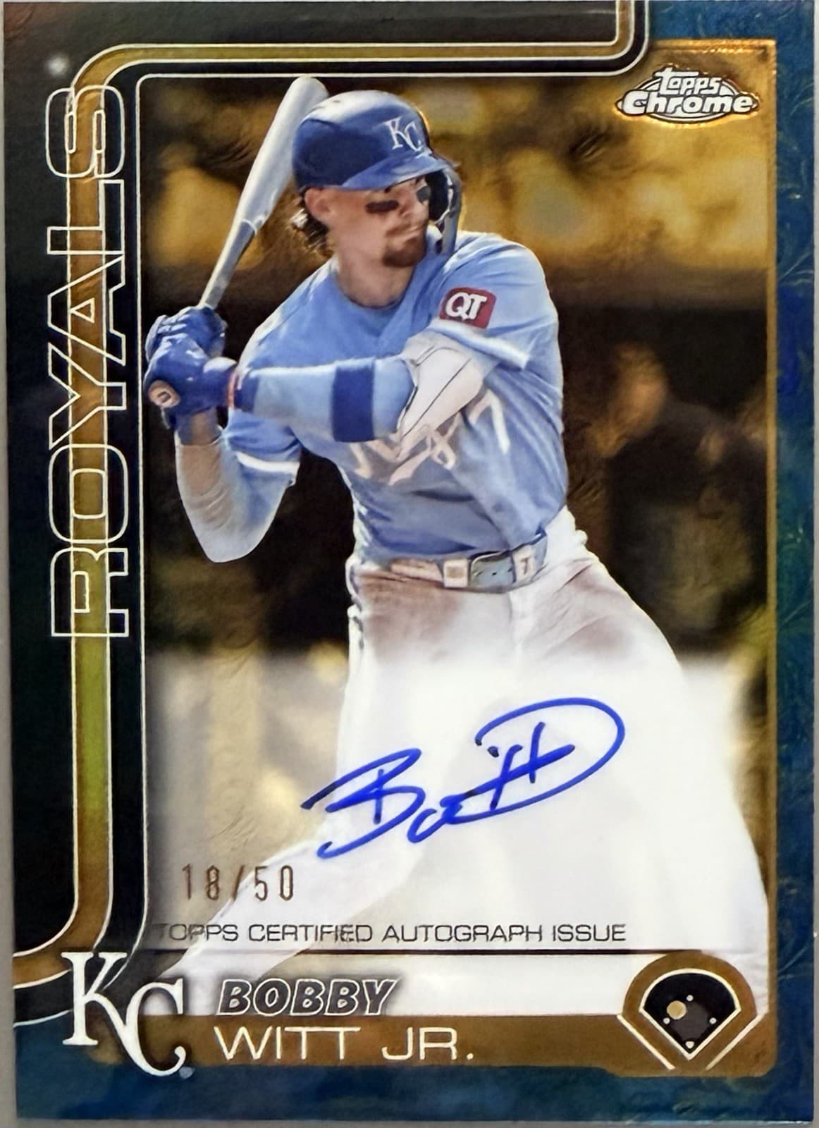 2025 TOPPS GILDED ~ BOBBY WITT, JR ~ BLUE/GOLD /50 ~ CHROME GOLD AUTO ~ ROYALS